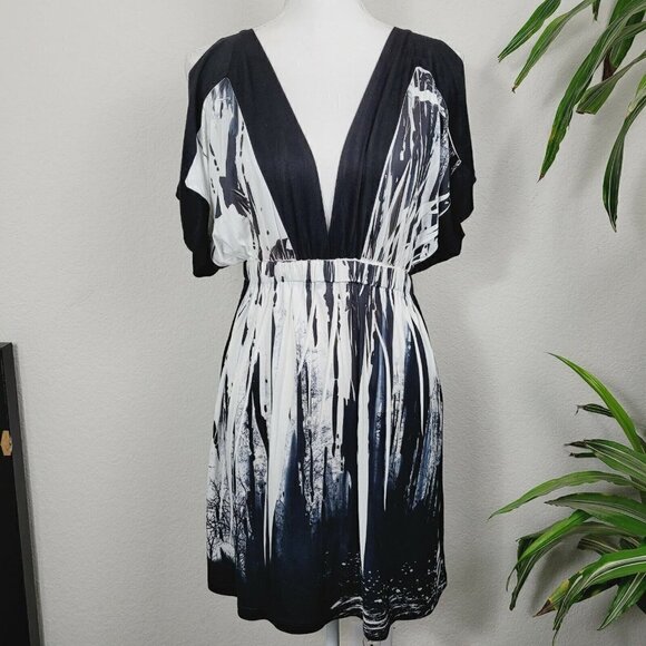 Vintage Crimson Ivy Cold Shoulder Tunic Black & White Boutique Med Empire Waist - Picture 2 of 7